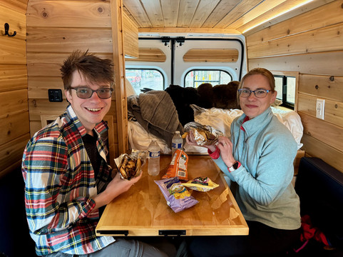 River Wild Camper Vans-安克雷奇必去景点