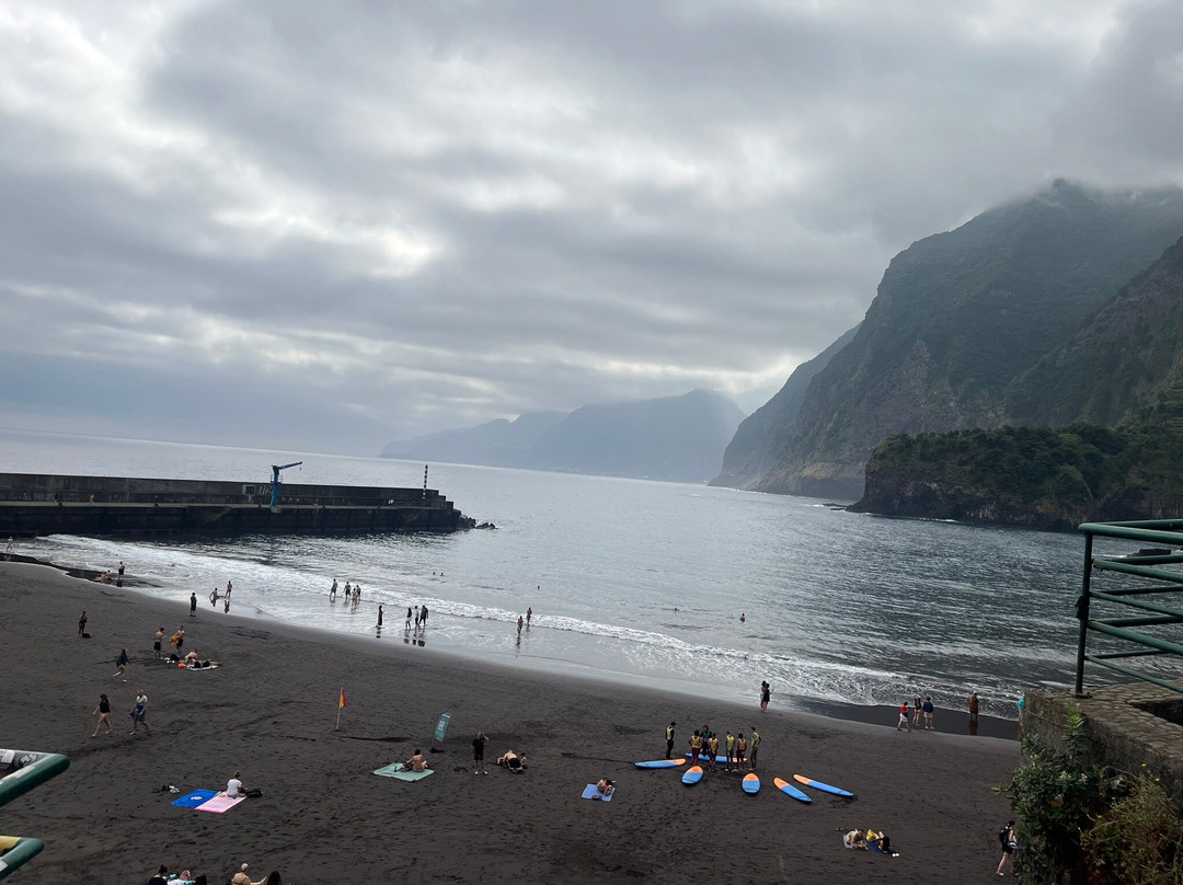 Praia do Porto do Seixal-Seixal必去景点