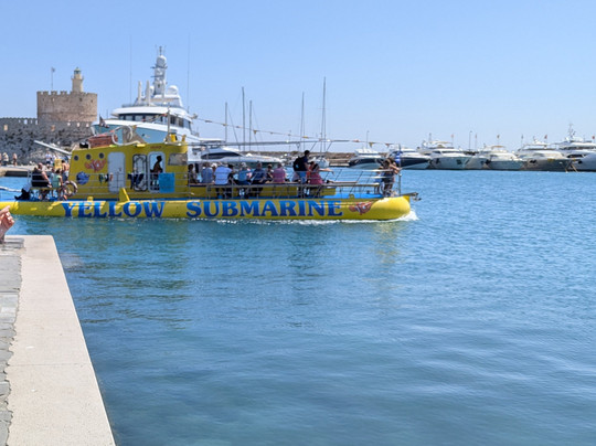 Yellow Submarine-罗德城必去景点