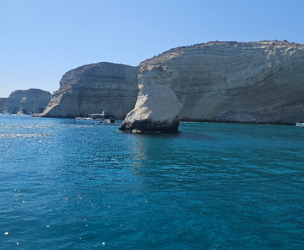 Delfinia boat tours - half day-米洛斯岛必去景点