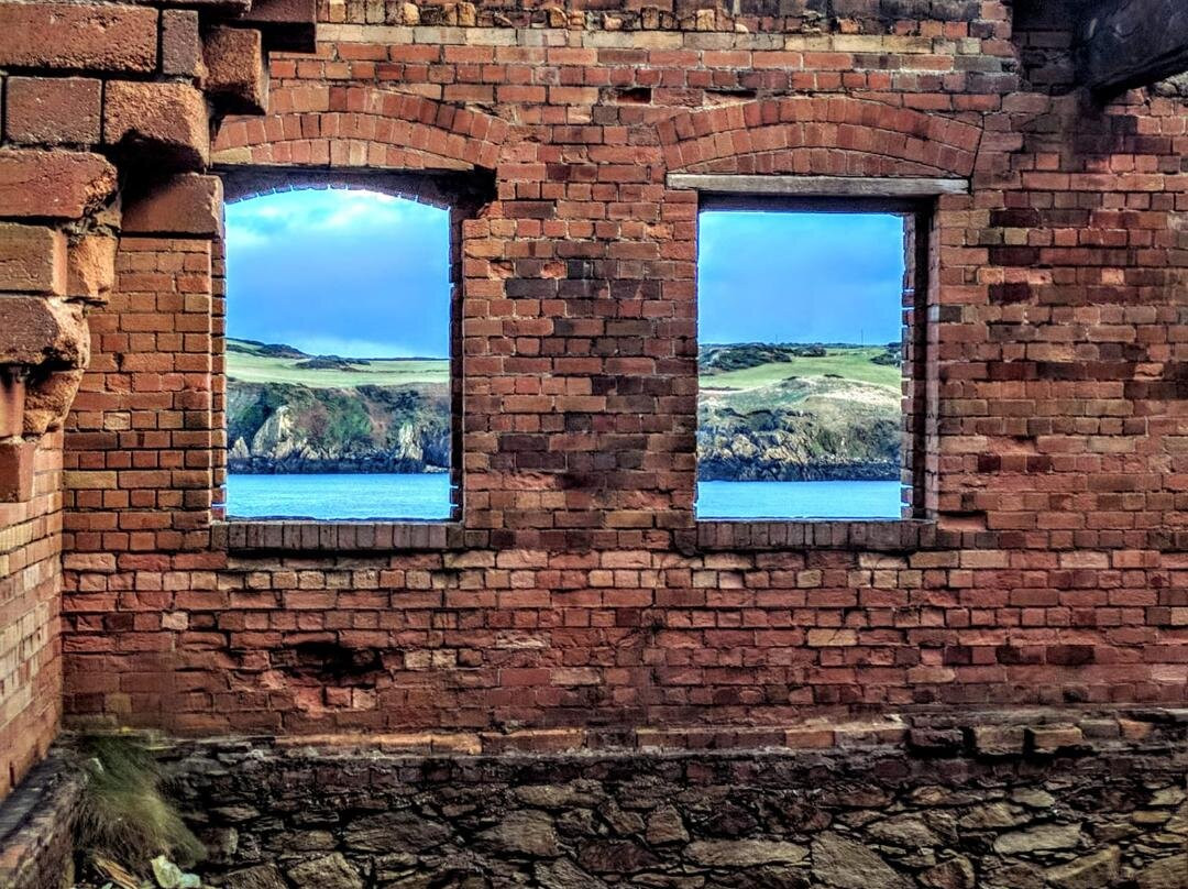 Porth Wen Brick Works-Cemaes Bay必去景点