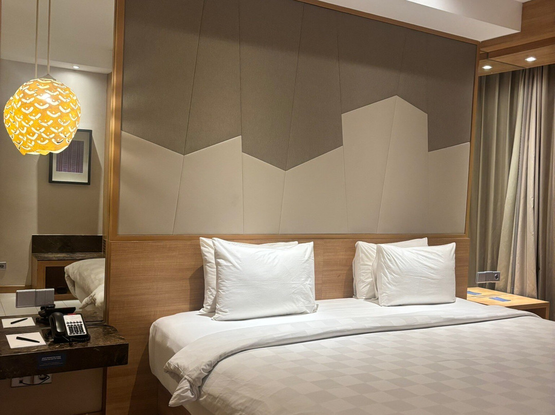 The Rinra Makassar主图