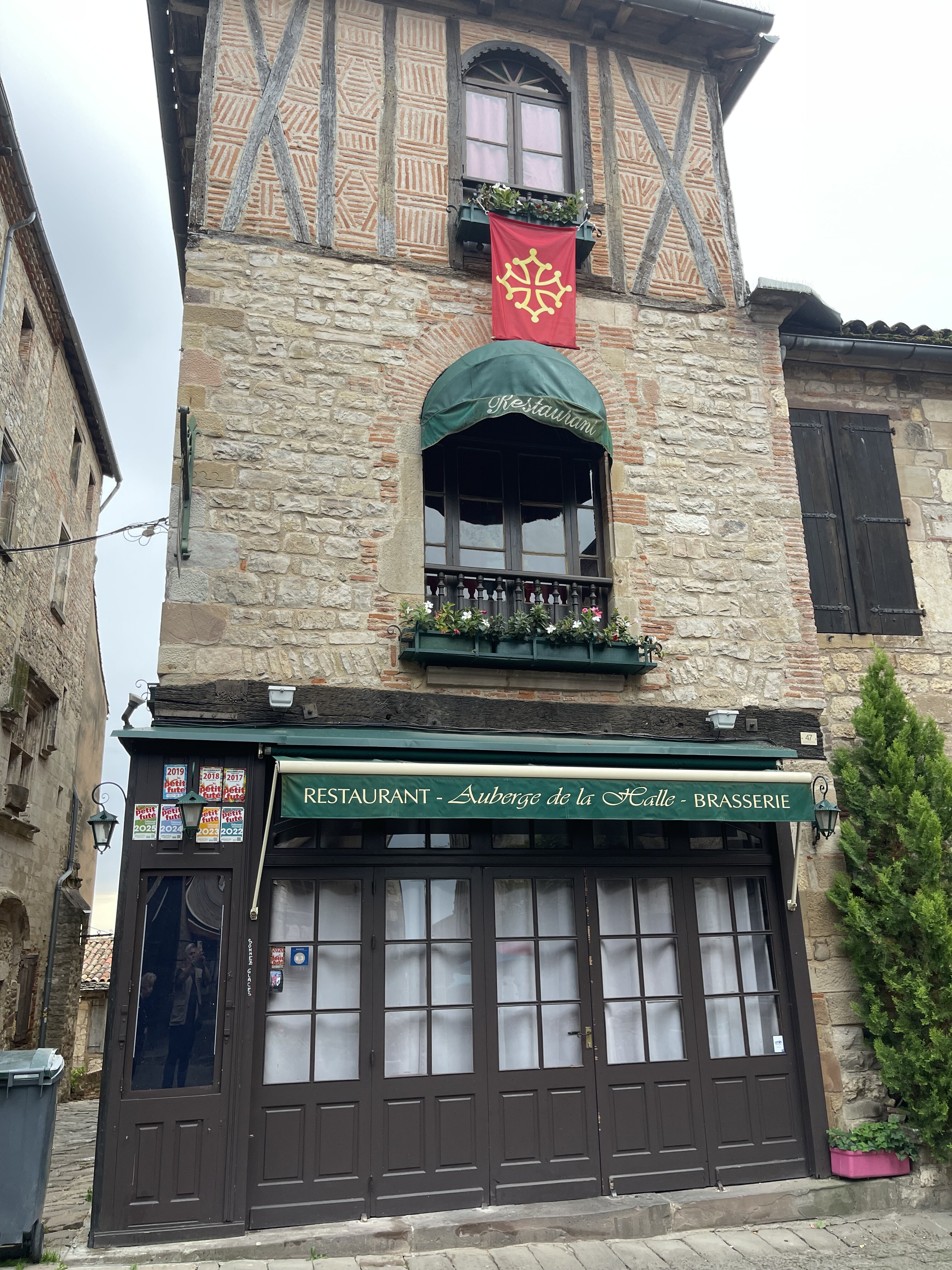 Auberge de la Halle-官方