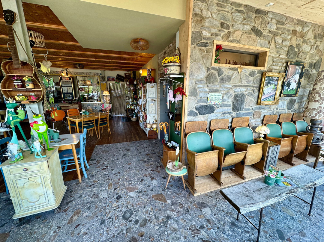 Burgberger Tierparadies mit Kafe Kult-Burgberg im Allgaeu必去景点