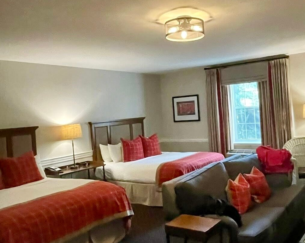 Pillar and Post主图