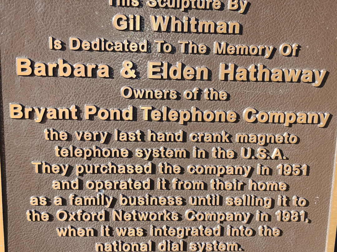 World's Largest Telephone-Bryant Pond必去景点