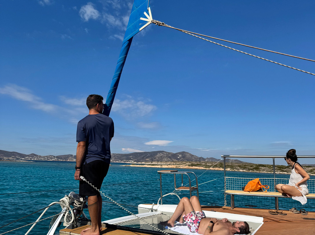 Regaki Boat Trips-帕罗奇亚必去景点