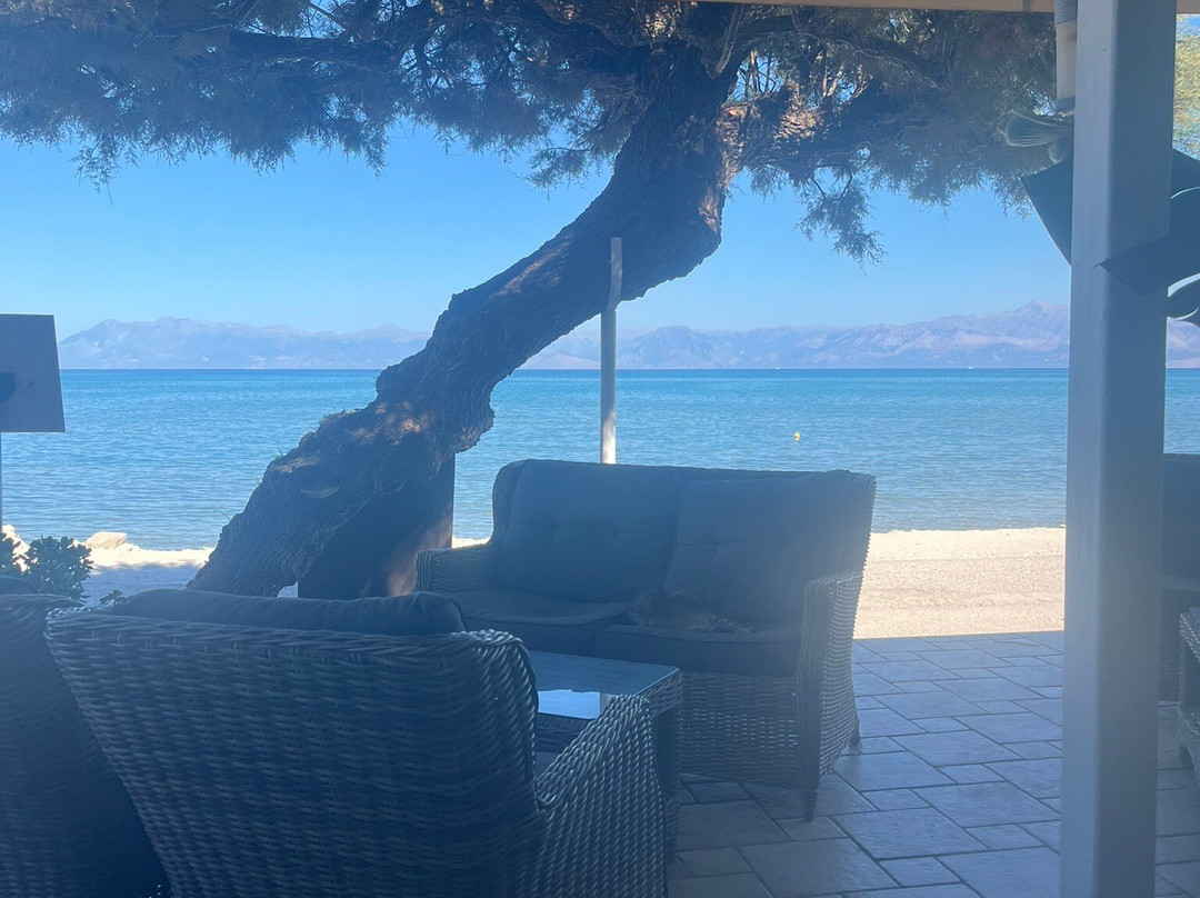 Ninos On The Beach Hotel主图