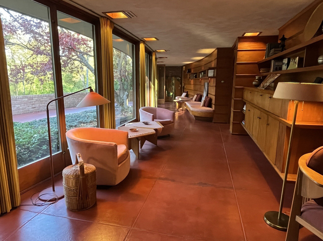 Frank Lloyd Wright's Laurent House-罗克福德必去景点