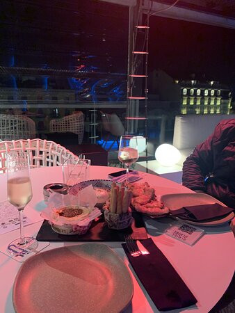 巴塞罗那伯爵酒店主图