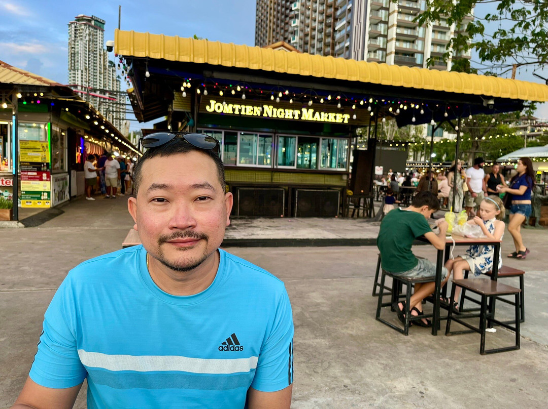 中天海滩夜市-芭堤雅必去景点