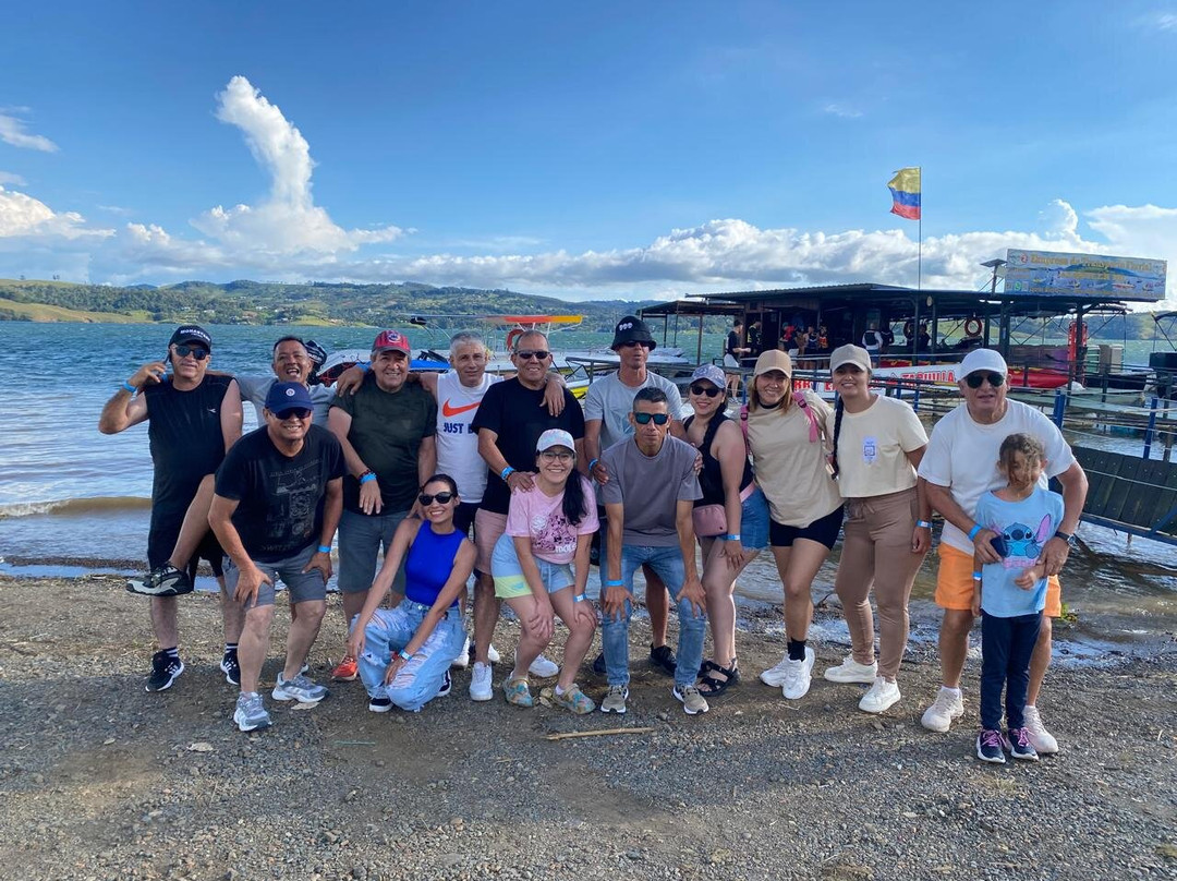 Centro Vacacional Comfandi Lago Calima主图