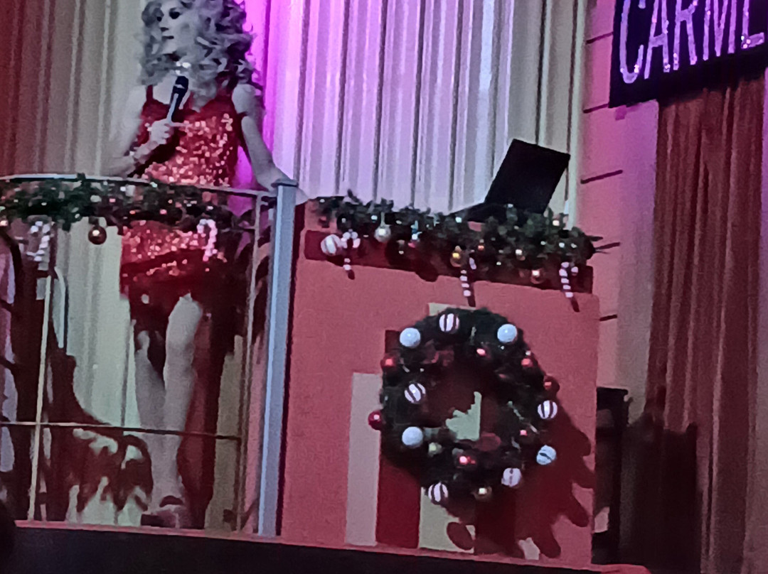 Funny Girls-黑潭必去景点