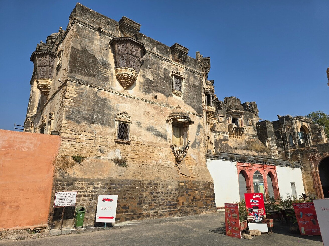 Aina Mahal-普杰必去景点