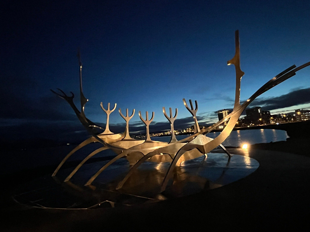 “太阳之舟”雕像-雷克雅未克必去景点