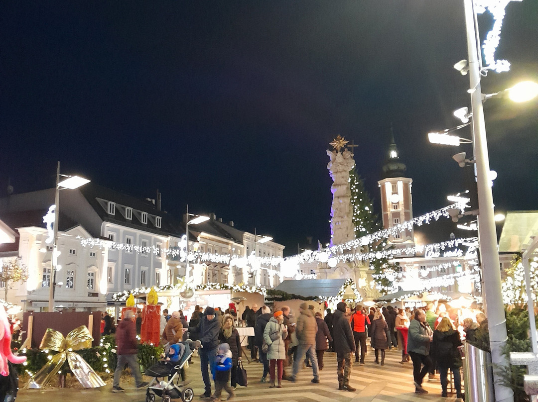 Rathausplatz-圣珀尔滕必去景点