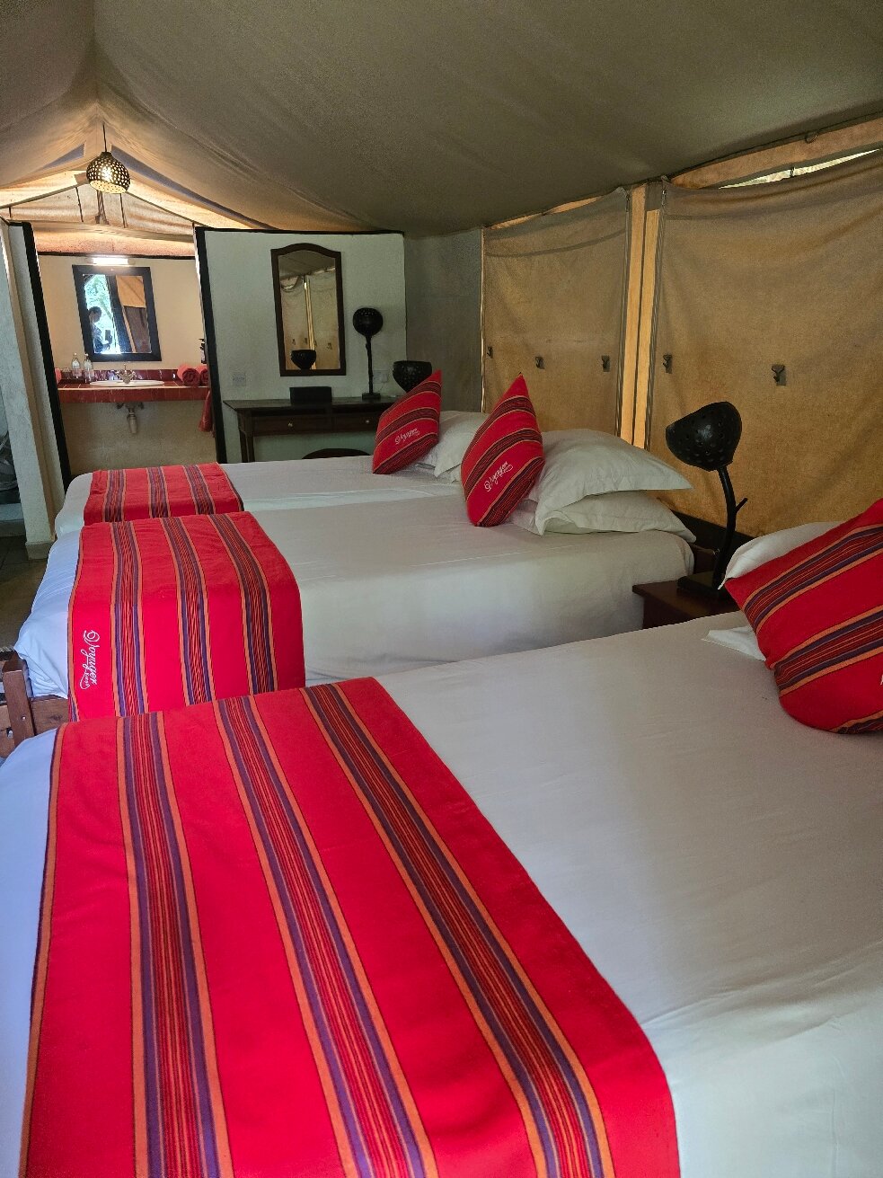 Voyager Ziwani Camp-官方