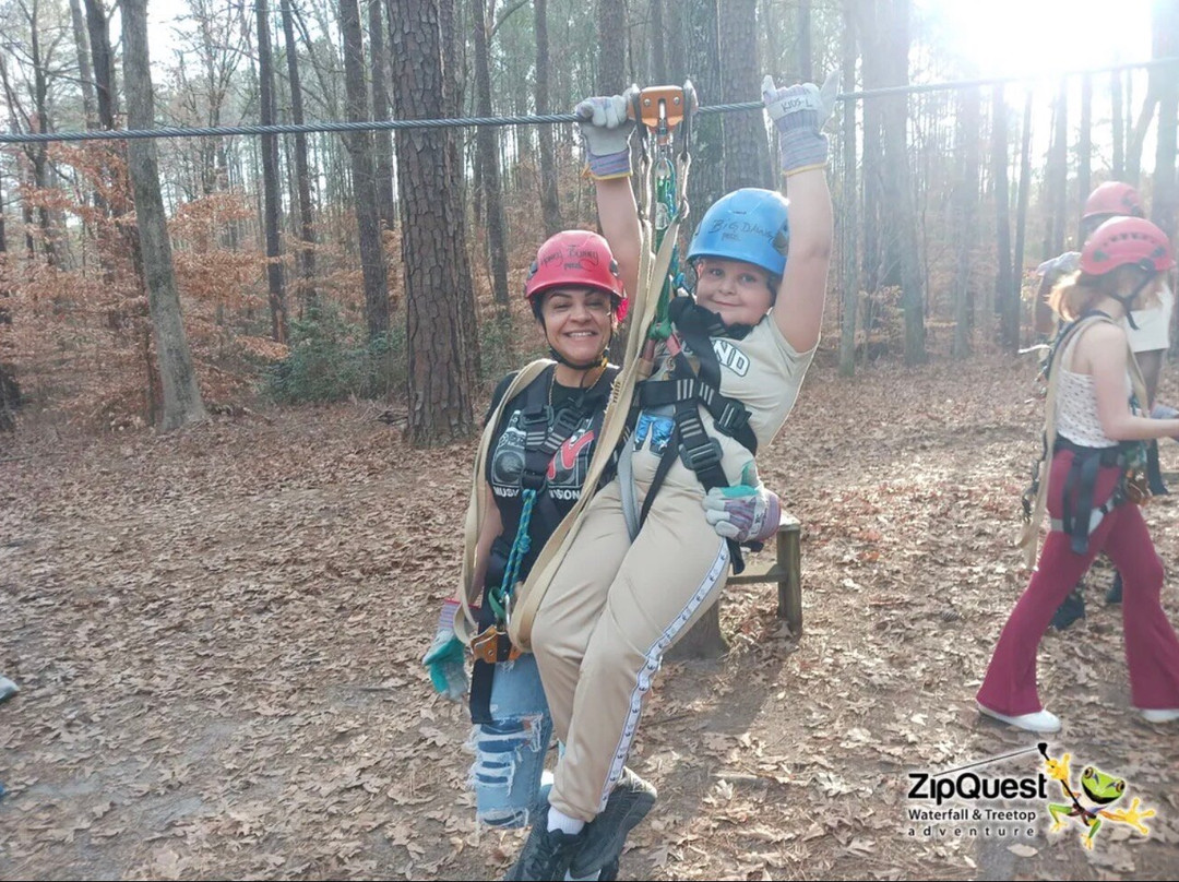 ZipQuest Waterfall & Treetop Adventure-费耶特维尔必去景点