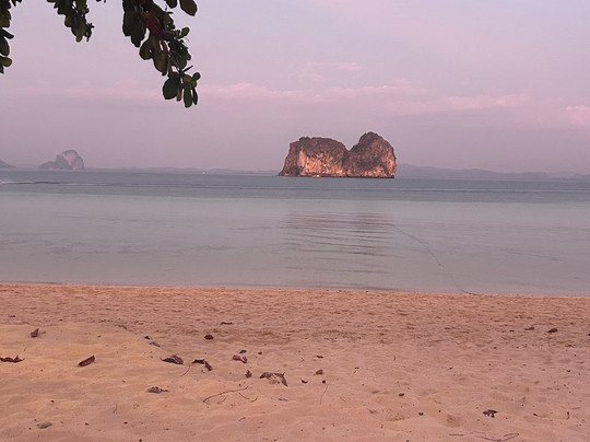 玛雅雷海滩度假酒店主图