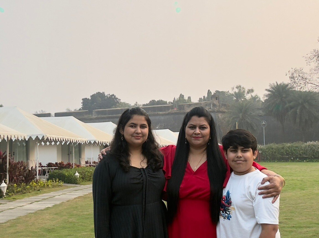 芬恩海滨豪华帐篷度假村主图