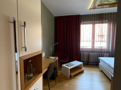 Kaisergarten酒店代德斯海姆主图