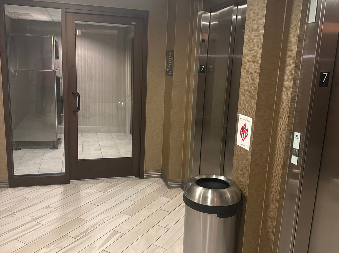 肯纳瑟欢朋酒店主图