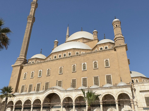 Mo Luxury Tours-亚斯文必去景点