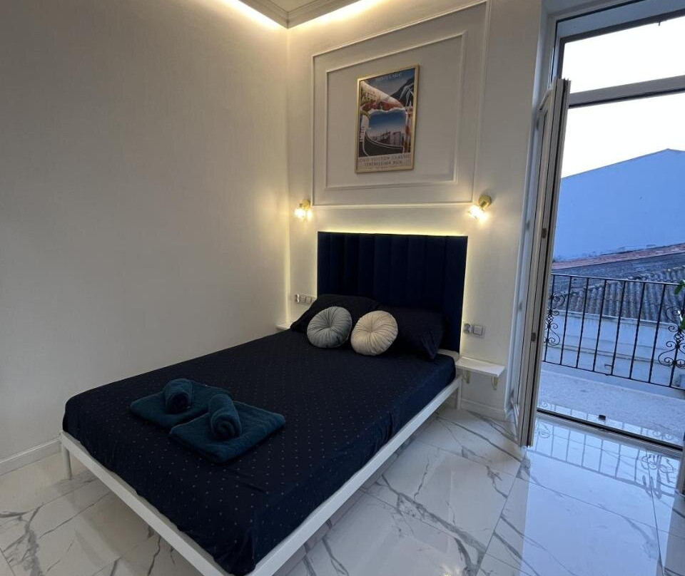 Azzurro Luxury Butique