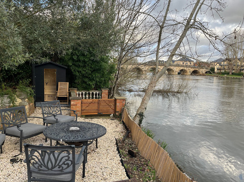 河流艺术俱乐部酒店主图