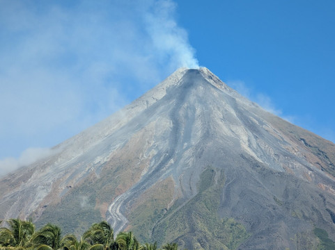 你的兄弟旅行和旅游-雷加斯皮必去景点