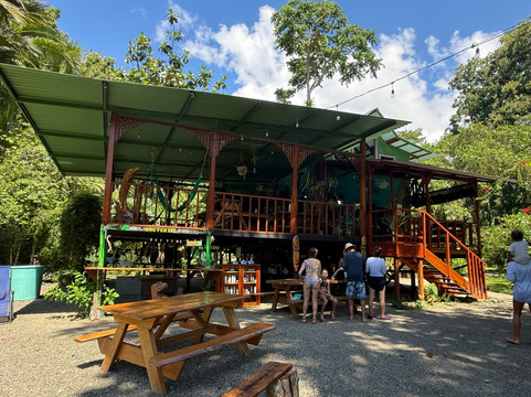 Shooting Star Studio-帕沃尼斯必去景点