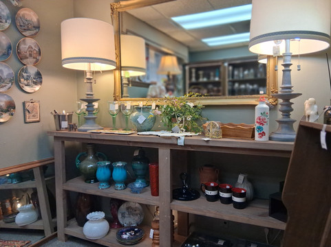 Hwy 102 Flea Market and Antique Mall-罗杰斯必去景点