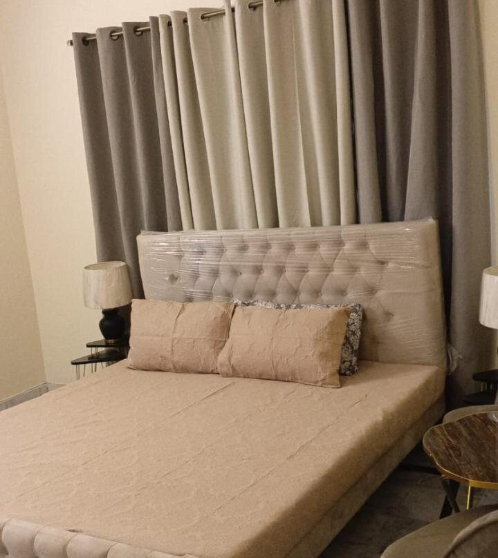 Canadian Guest House & Hotel