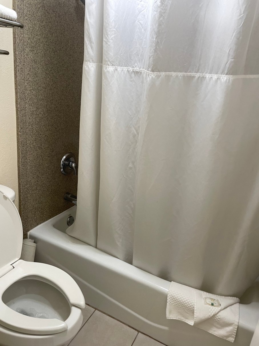 达洛尼加大学附近凯艺酒店-浴室