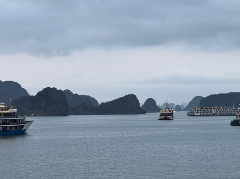 Erina Cruise-下龙湾必去景点