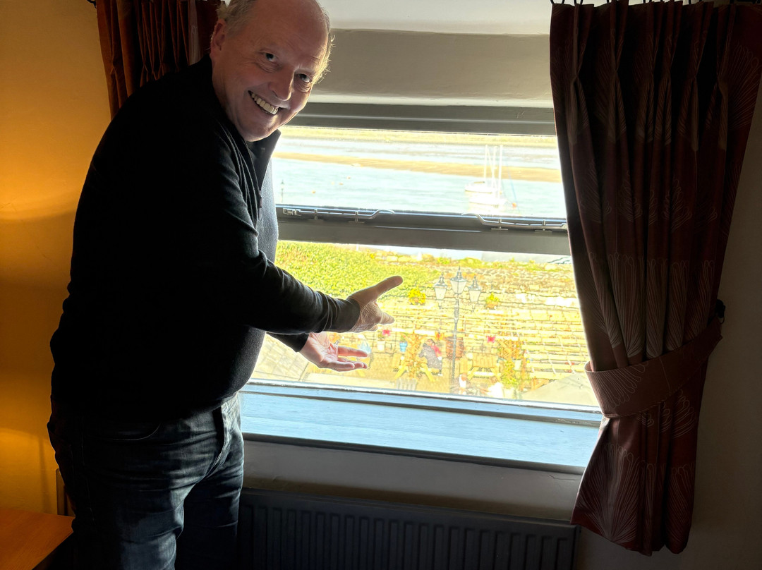 乔治与龙酒店主图