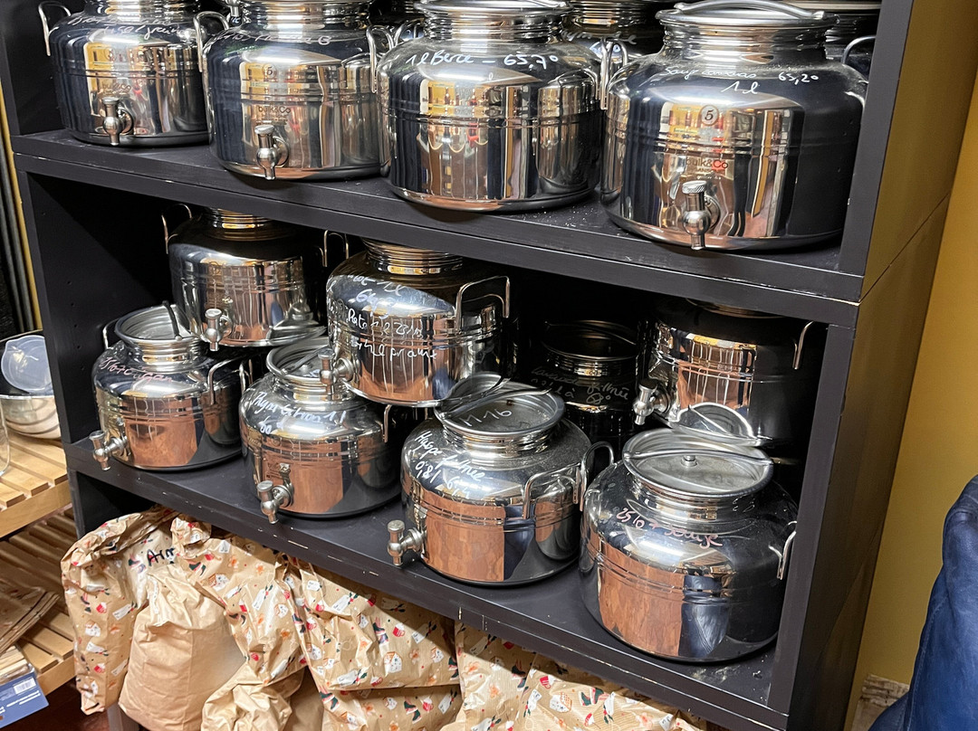 La Sauvage Boutique Et Ateliers-韦兹莱必去景点