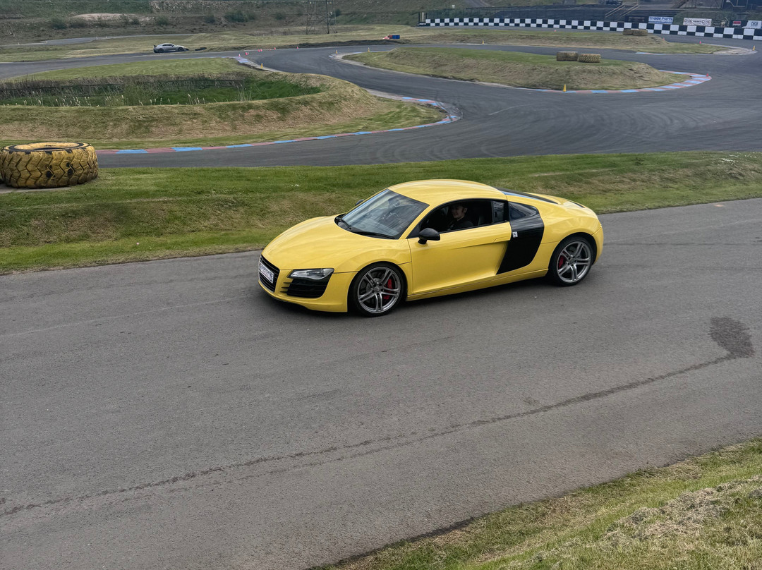 Everyman Driving Experiences-Hoton必去景点