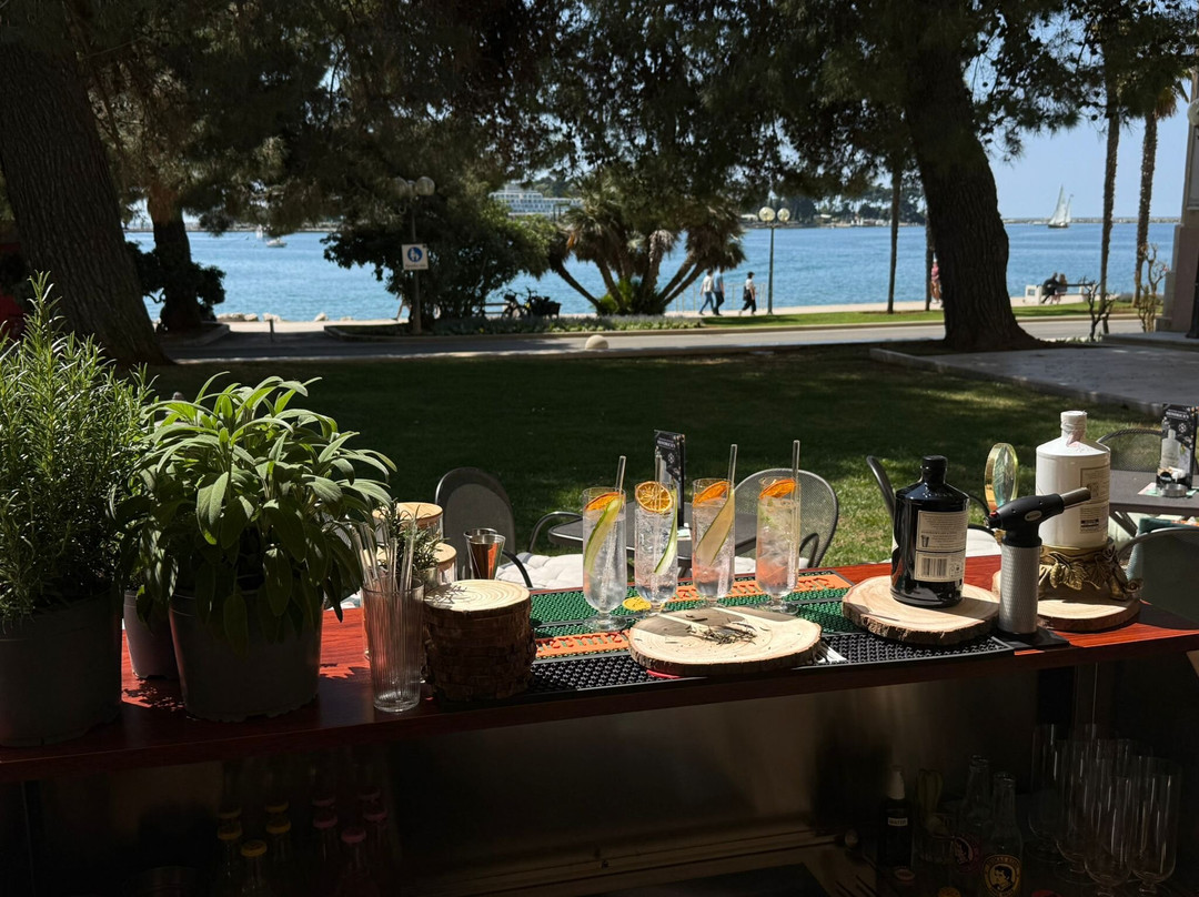 MintiQ Bar