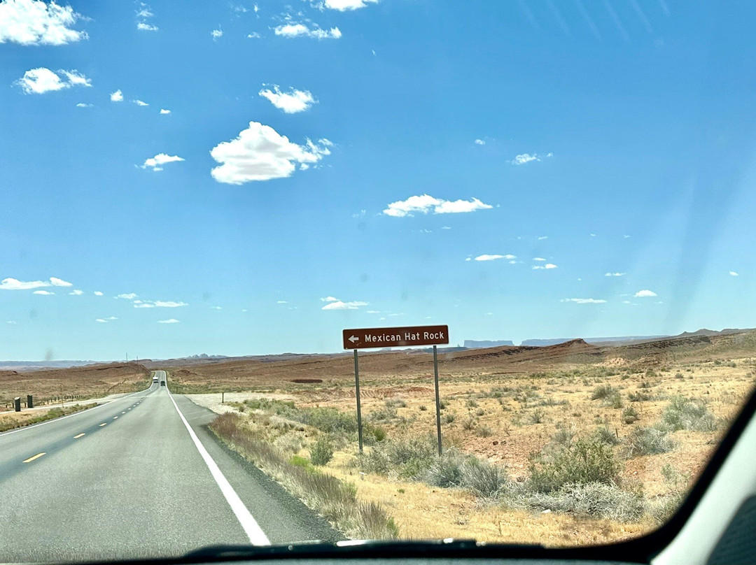 Mexican Hat Rock Formation-梅西肯哈特必去景点