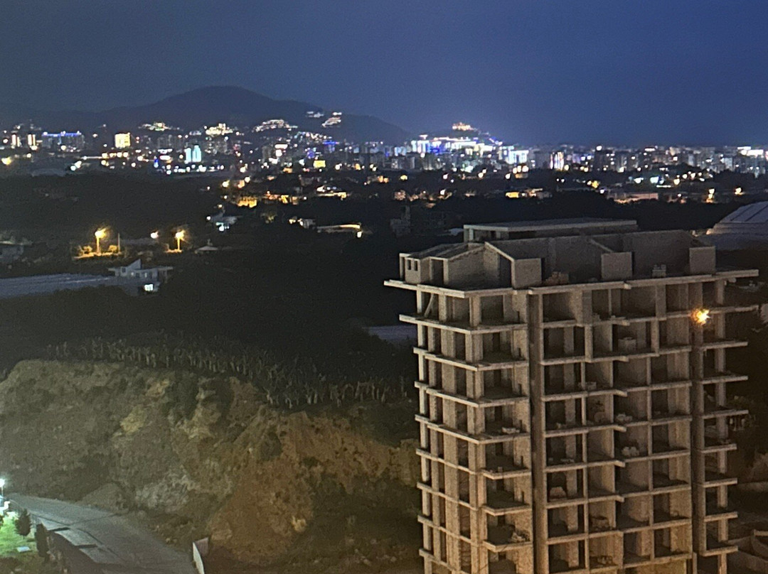 Campus Hill Hotel主图