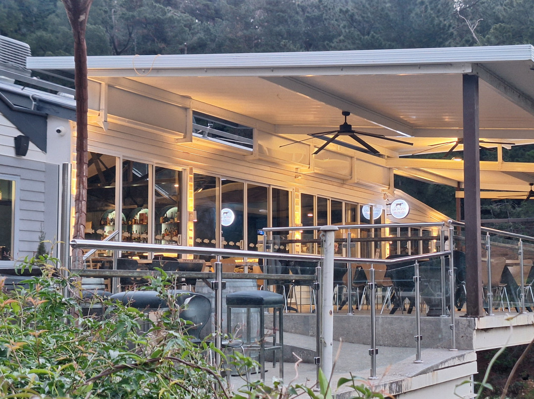 Lake Eildon Hotel