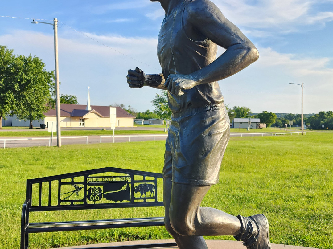 Andy Payne Monument-Foyil必去景点