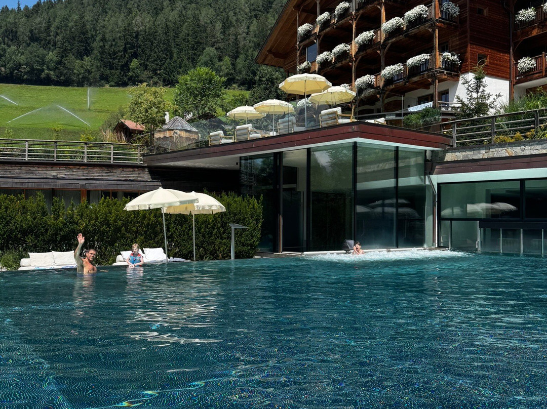 Familyhotel Sonnwies Dolomites主图