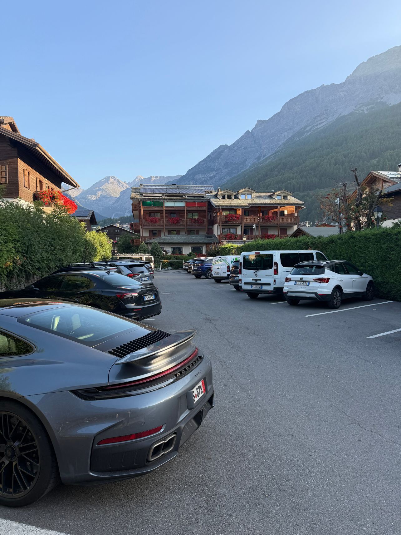 拉杰西安奈拉博尔米奥酒店-旅行者