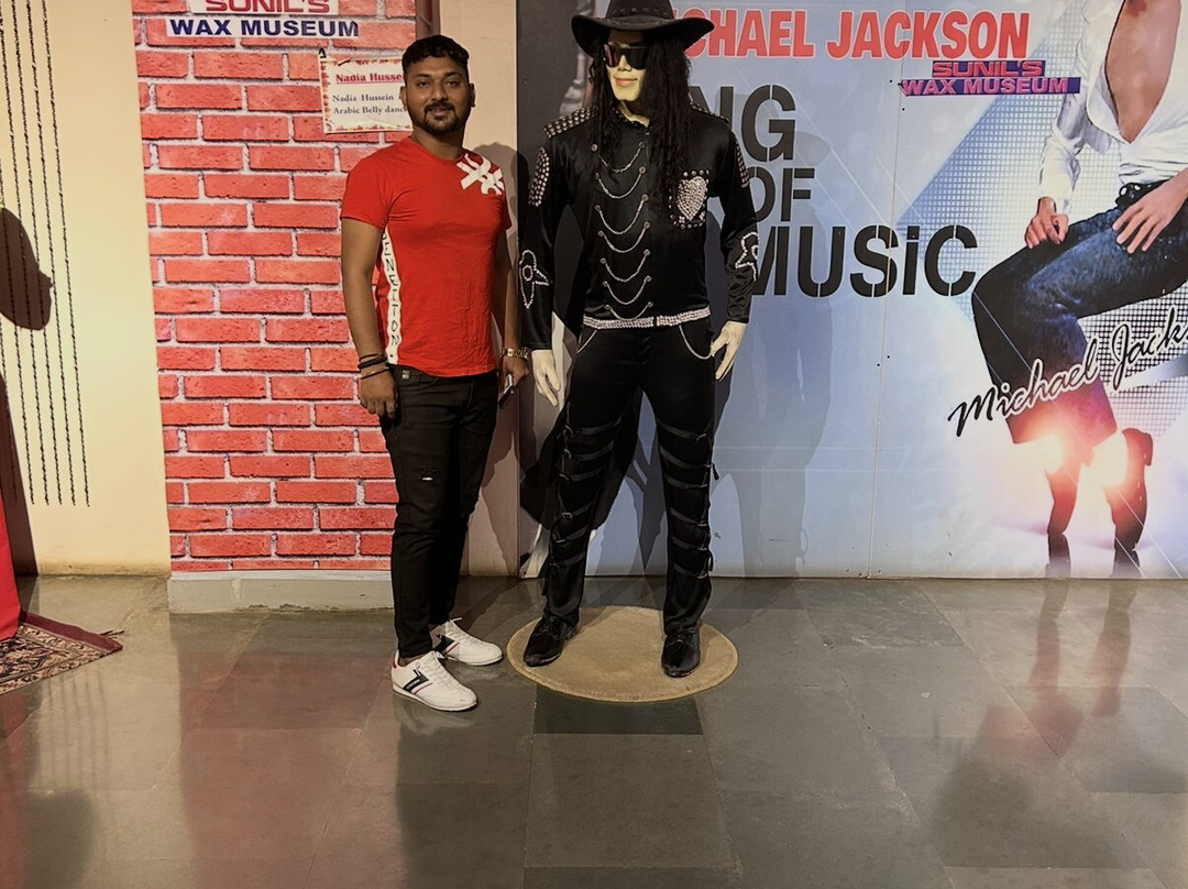 Sunil's Celebrity Wax Museum-罗纳瓦拉必去景点