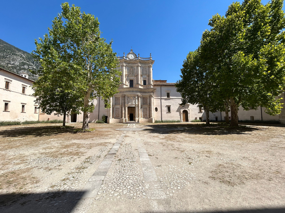 Abbazia di Santo Spirito al Morrone-苏尔莫纳必去景点