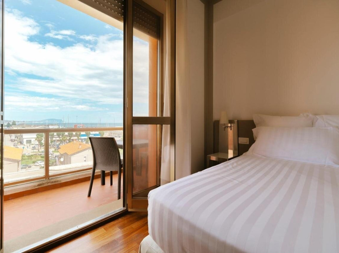 奇维塔诺瓦-马尔凯酒店住宿-Hotel Miramare