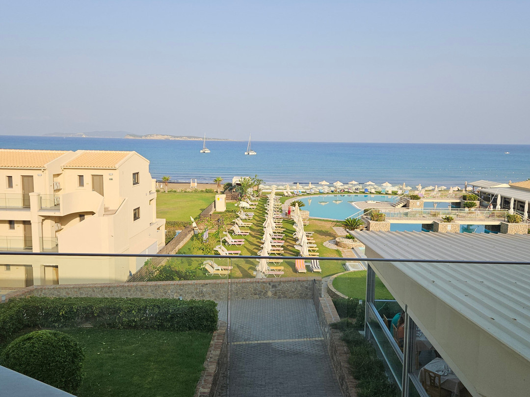 Athina Hotel主图