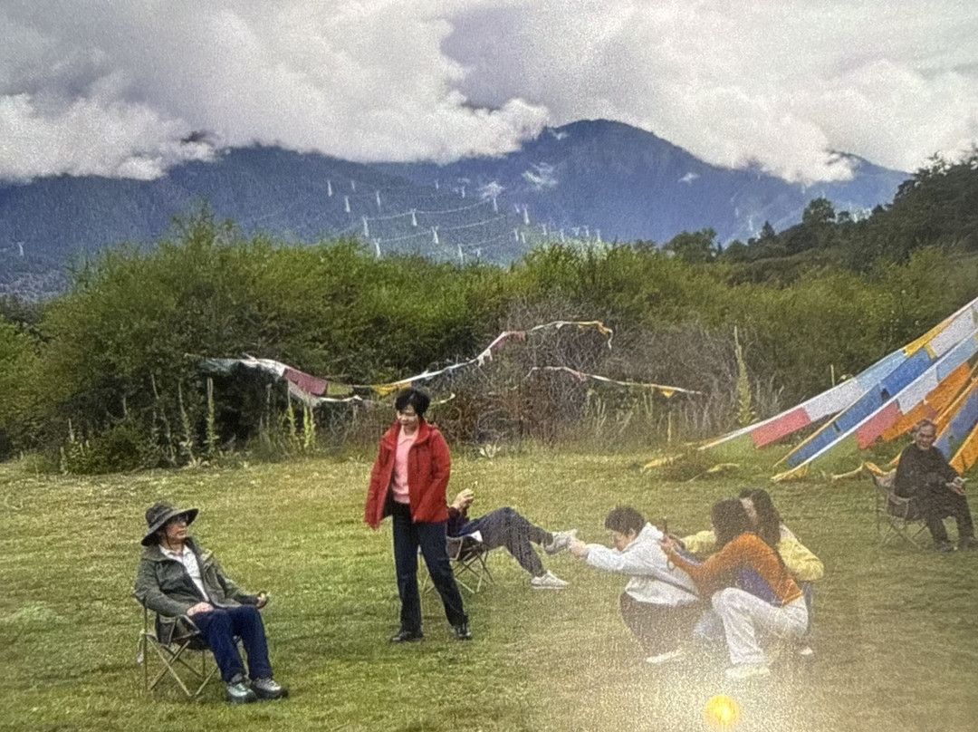 林芝工布庄园希尔顿酒店主图